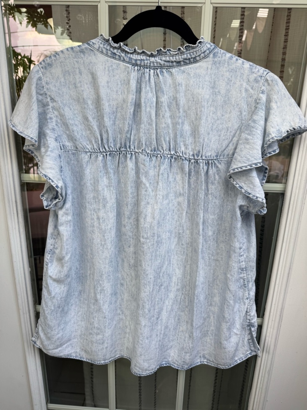 Z🐞Rails Ruthie Light Acid Wash Ruffle Collar Button-Down Top L - Picture 5 of 7